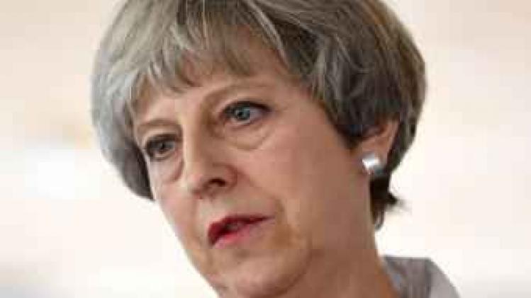 Britse verkiezingen - Tories verliezen meerderheid in peiling