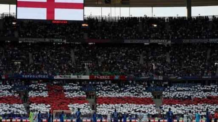 Stade de France eert slachtoffers van aanslagen in Londen en Manchester