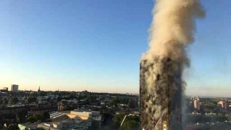 Appartementsbrand Londen - Dertig mensen naar ziekenhuis gebracht