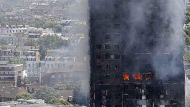 Appartementsbrand Londen - Premier May kondigt "diepgaand onderzoek" aan