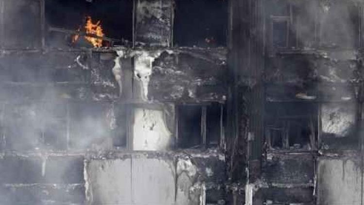 Brand appartementsgebouw Londen - 600 Britse woontorens hebben zelfde brandbare gevelbekleding als Grenfell