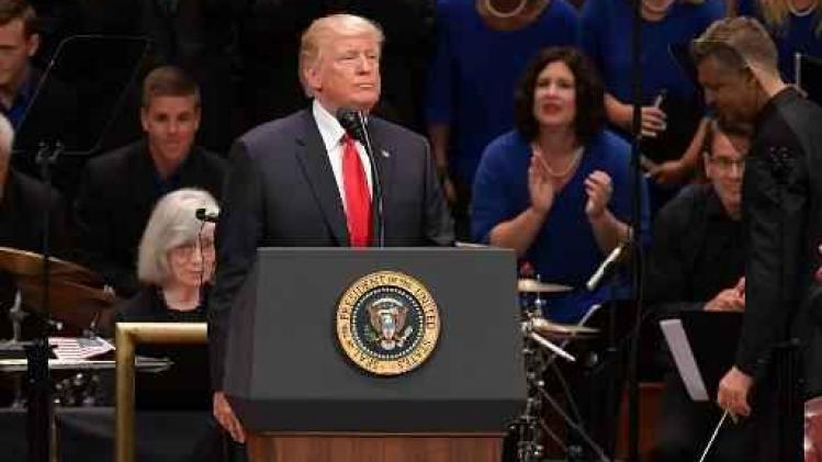 Trump slaat logo van CNN in elkaar op Twitter