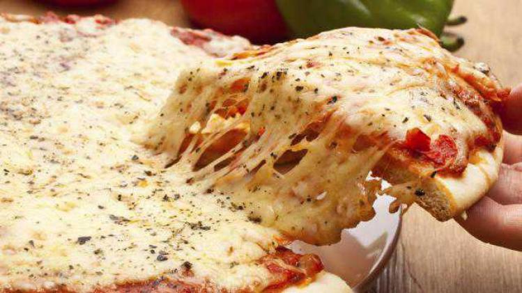 italianen-bakken-langste-pizza-wereld