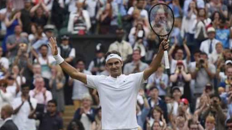 Wimbledon - Roger Federer doet met 317e overwinning op Grand Slam beter dan Serena Williams