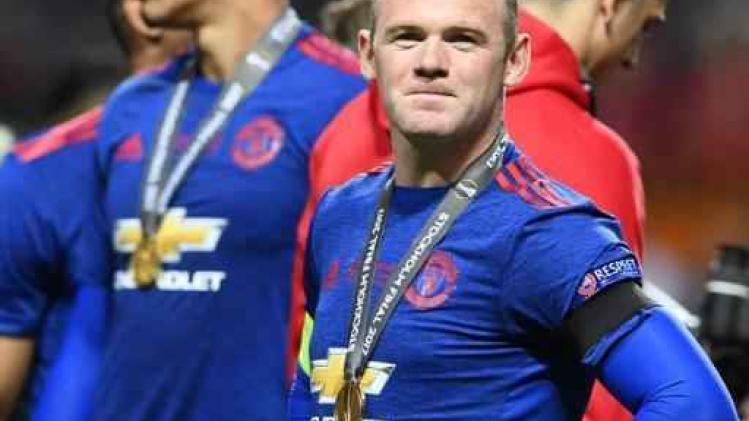 Premier League - Wayne Rooney tekent voor twee jaar bij Everton