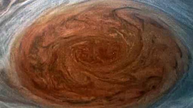 NASA onthult beelden van grote rode vlek op Jupiter