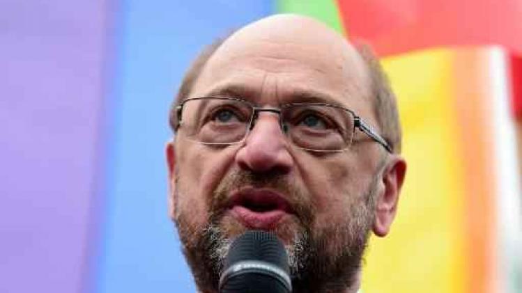 Schulz valt Merkel aan over vluchtelingenbeleid