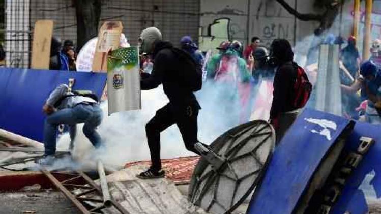Jongeman doodgeschoten tijdens betoging tegen grondwetswijziging in Venezuela