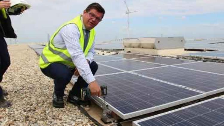 Tommelein werkt fiscaal gunstregime uit voor groepsinvesteringen in zonnepanelen