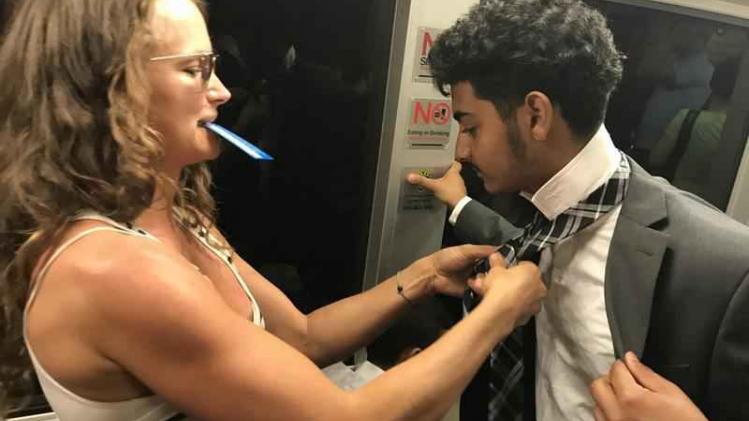 Hartverwarmende foto vanop metro gaat viraal