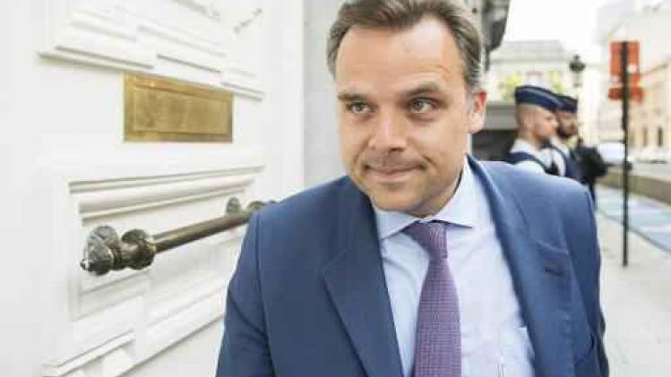 De Backer wil controles in transportsector opschroeven