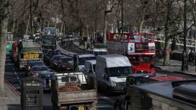 Britse regering wil verkoop van diesel- en benzinewagens verbieden tegen 2040