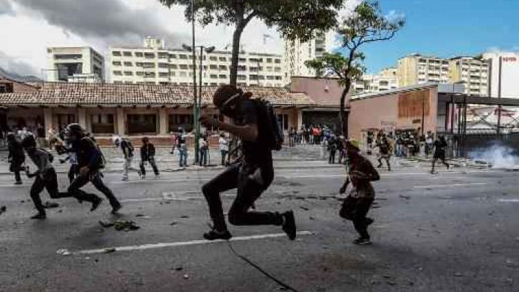 Agent doodgeschoten bij protesten in Venezuela