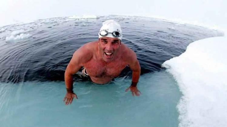 Lewis Gordon Pugh zwom rond op de Noordpool om aandacht te vragen voor de klimaatverandering