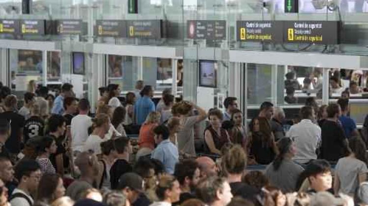 Lange wachtrijen door staking veiligheidspersoneel op luchthaven Barcelona