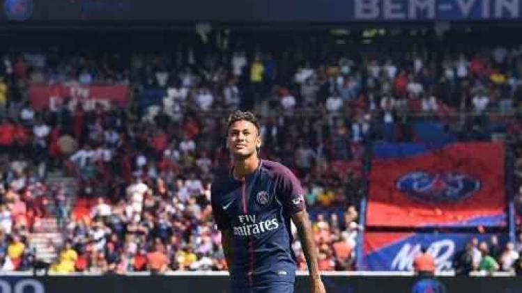 Ligue 1 - Recordtransfer Neymar hartelijk ontvangen door PSG-supporters