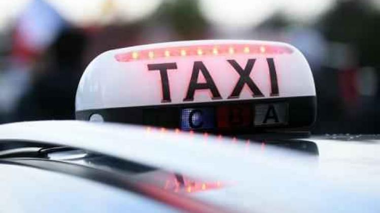 Stad Brussel en Sint-Joost-ten-Node verscherpen samen controles op taxi's en Ubers