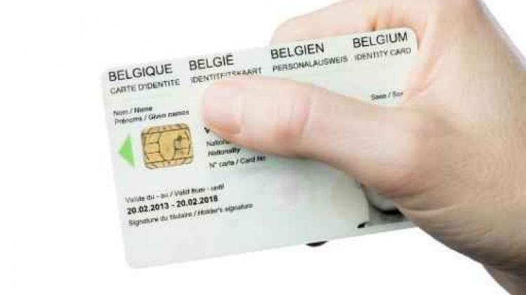 Politie roept op om gsm-nummer en e-mailadres in Rijksregister in te geven