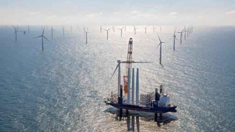 Onderhoudsschepen van windmolenparken gaan afval opvissen uit Noordzee