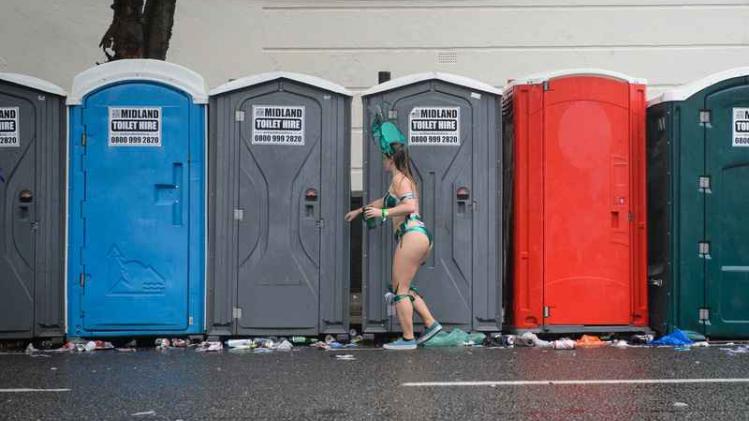 Toilet op festival verbergt ingang naar geheim feest