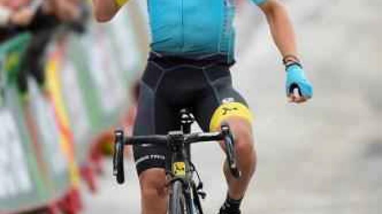 Miguel Angel Lopez rijdt solo naar tweede ritzege in Vuelta