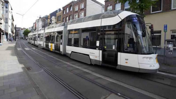 Voor 60 euro per maand op trein, tram en bus in Antwerpen en Gent