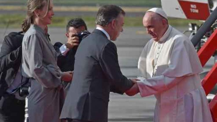 Paus Franciscus aangekomen in Colombia