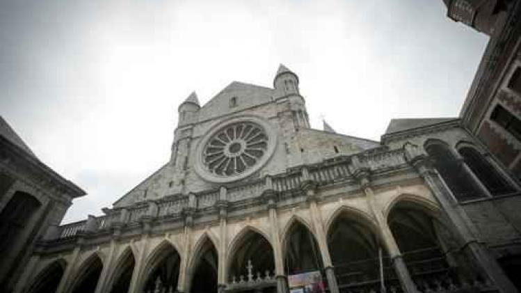 Kathedraal van Doornik even ontruimd wegens verdacht pakket