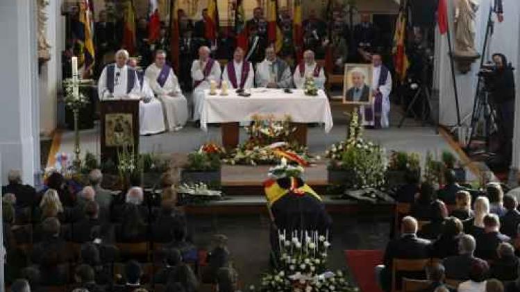 Duizenden aanwezigen op begrafenis van vermoorde burgemeester Alfred Gadenne