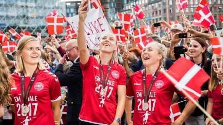 Deense mannenploeg biedt bijna 70.000 euro aan vrouwenploeg aan