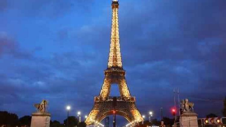 Werken voor glazen veiligheidsmuur rond Eiffeltoren begonnen