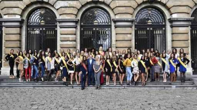 Kandidates Miss België maken kennis met Kamer en Senaat