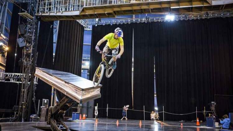 Kenny Belaey Cirque du soleil