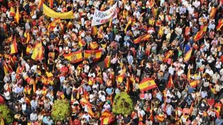 Duizenden Spanjaarden op straat om eenheid van het land te verdedigen
