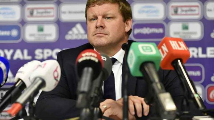 Hein Vanhaezebrouck is nu officeel de nieuwe trainer van Anderlecht
