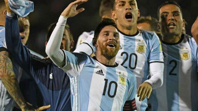 Lionel Messi viert de kwalificatie voor het WK