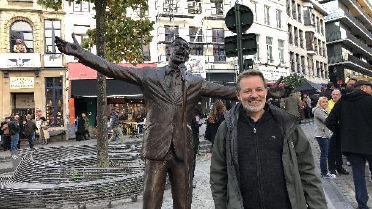 Standbeeld van Jacques Brel onthuld in Brussel