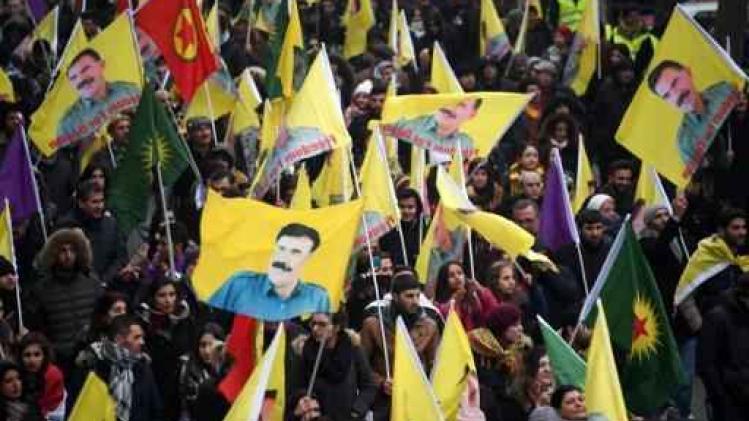 Tweehonderdtal Koerden betogen op Muntplein voor vrijlating Abdullah Öcalan