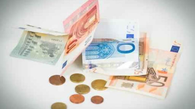 Occasioneel onbelast bijklussen mag tot zesduizend euro per jaar