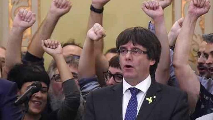 Afgezette Catalaanse minister-president Puigdemont roept tot "democratisch verzet" op