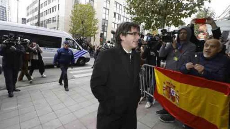 Crisis Catalonië - Carles Puigdemont zou op weg zijn naar Barcelona
