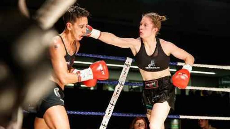Delfine Persoon verlengt WBC-titel lichtgewichten