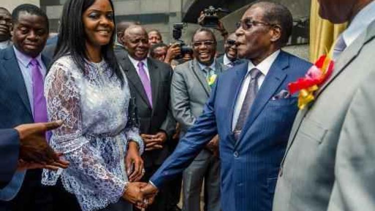 Mugabe mag in Zimbabwe blijven en wordt niet vervolgd