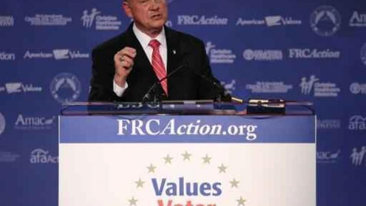 Trump schaart zich vierkant achter van seksueel misbruik beschuldigde Senaatskandidaat