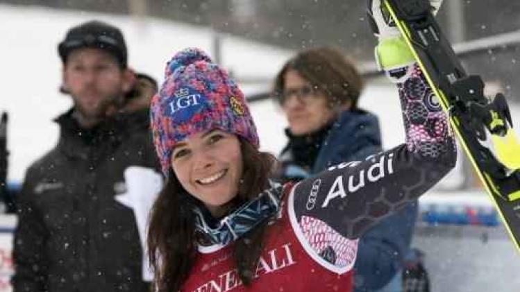 WB alpijnse ski - Liechtensteinse Tina Weirather wint super-G in Lake Louise
