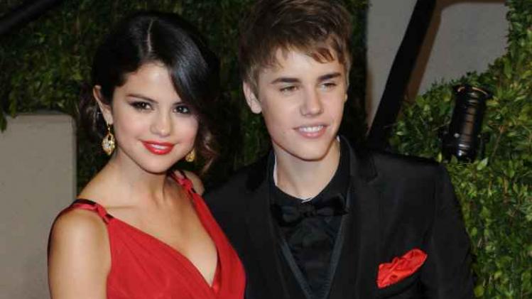 Zo voelt de moeder van Justin Bieber zich over Selena Gomez