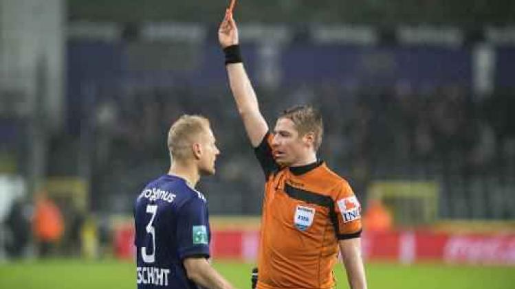 Jupiler Pro League - Charleroi verslaat Anderlecht met 1-3 in topper met drie rode kaarten