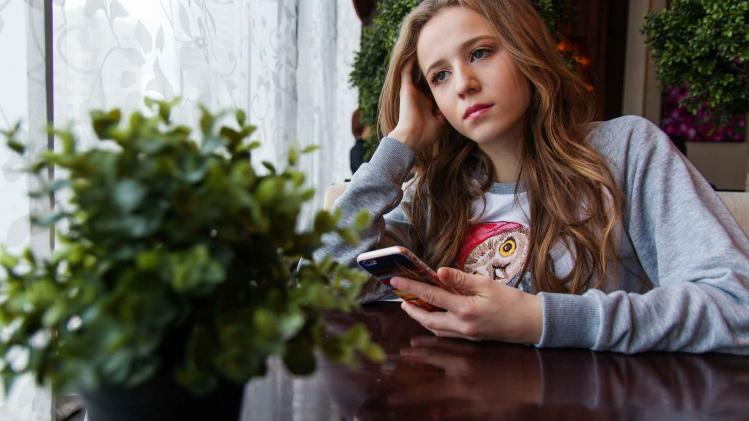 Smarphoneverslaving zorgt voor meer depressieve tieners