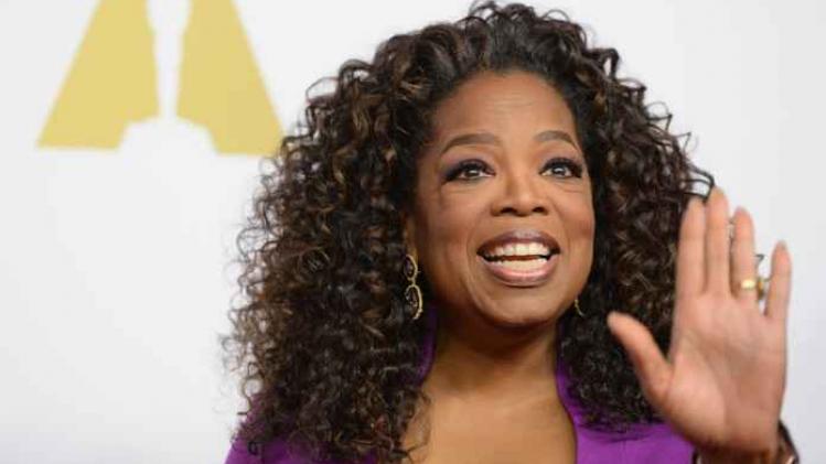 Oprah Winfrey verrast haar zusje bij afstudeerceremonie
