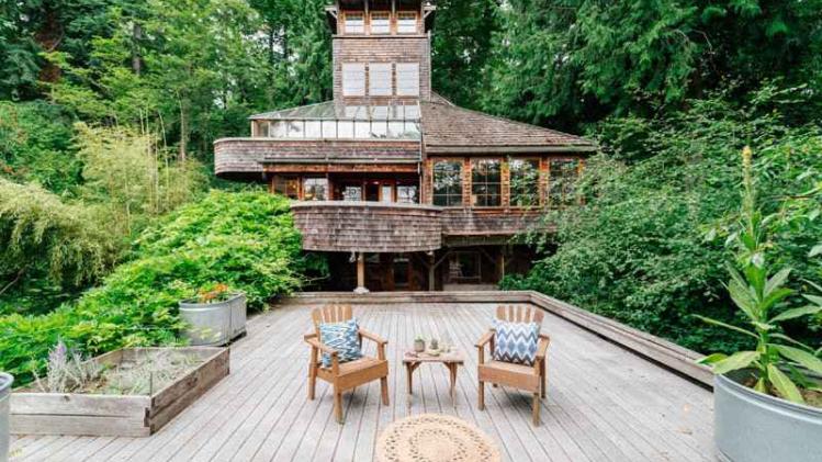 Deze boomhut is coolste huis van 2017